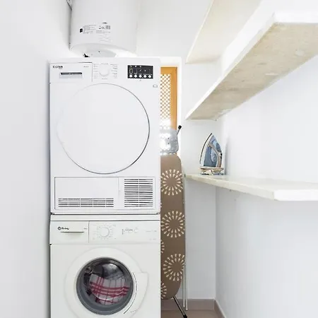 아파트 Home2Book Design Apartment Los Silos 로스실로스