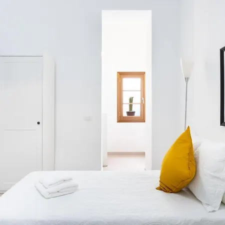 Apartment Home2Book Design Apartment Los Silos *